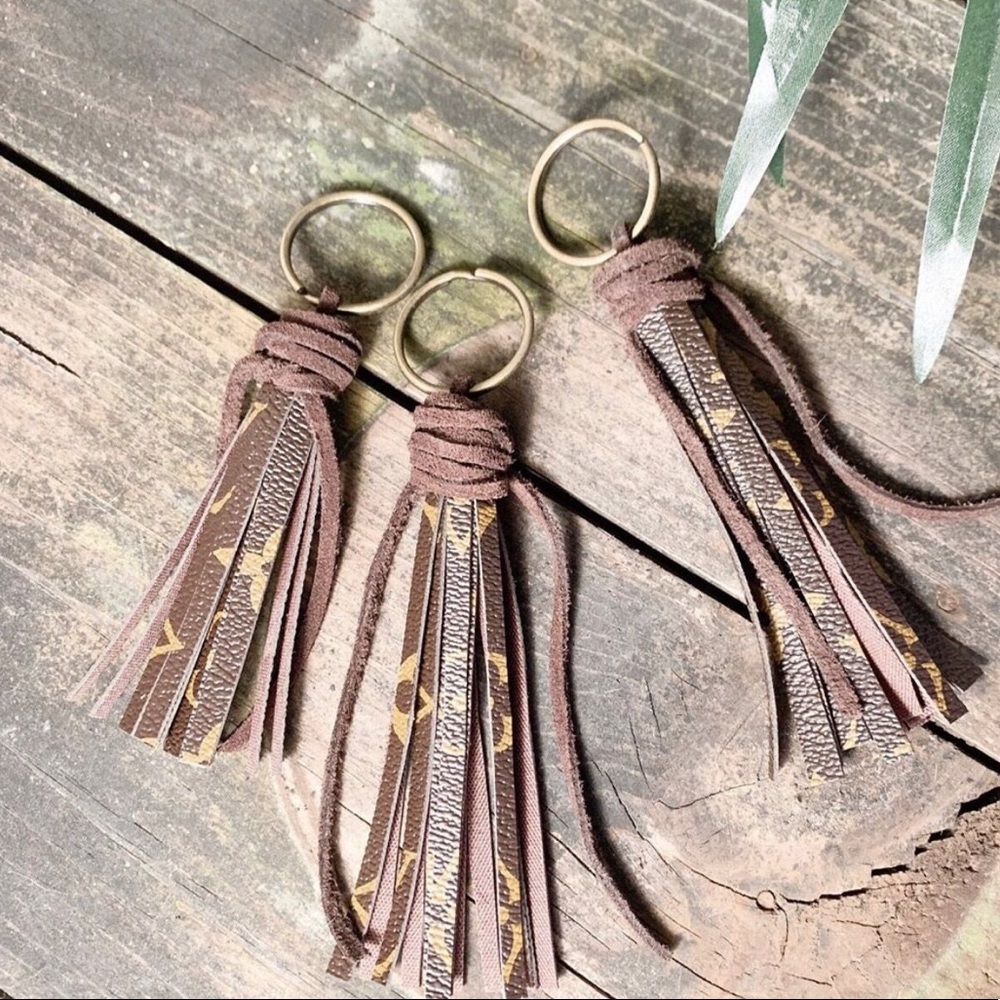 Uptown tassel key chain